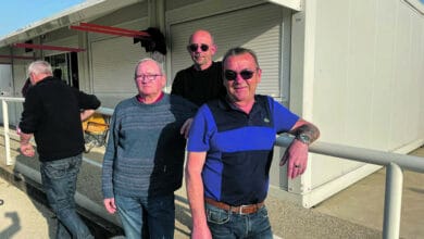 Pour créer une École de Pétanque 2 a gauche le president au milieu le directeur sportif et enfin le secretaire de la joyeuse petanque vendomoise avant