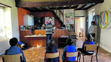 johann philippe et un petit groupe de la classe damelie courteheuse avant