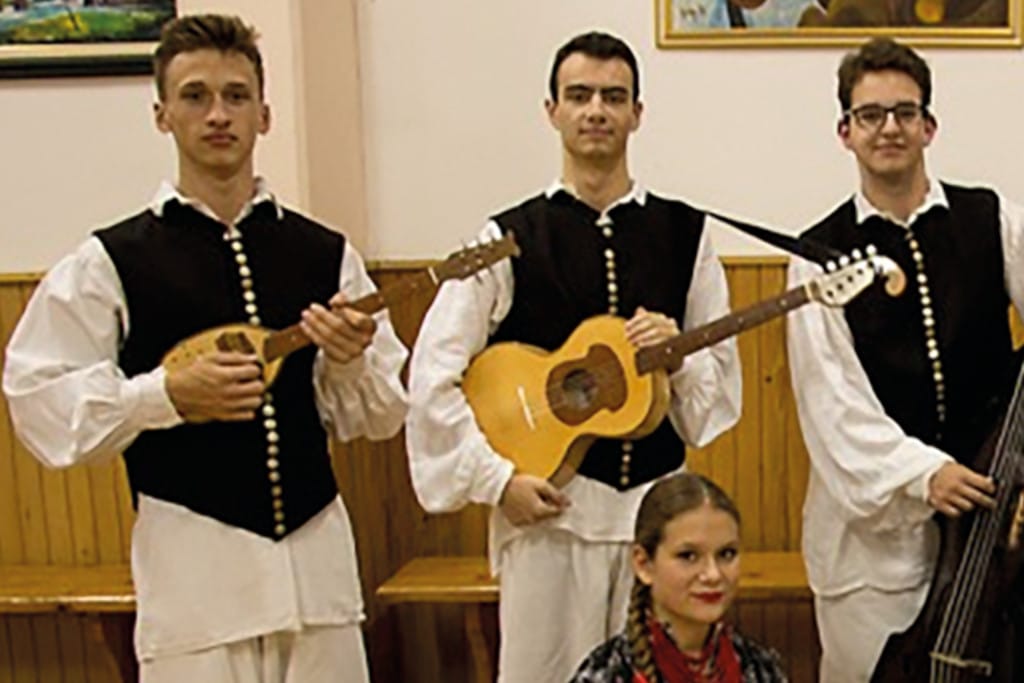 tambura 1