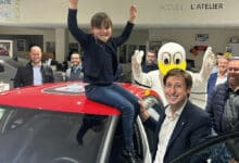 shirley et les tableurs lors ed la remise de la c3 gagnee a la duckrace 1