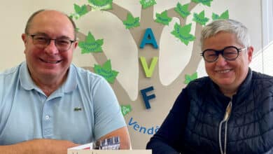 Vendôme vous accueille grâce à l’AVF 1 avf bruno marechal et frederique bulle avant
