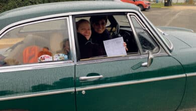 Handi Rally Passion ou le vivre «tous ensemble» 12 christine doucet au volant avec laetitia residente au foyer des clairs logis en plein entrainement avant