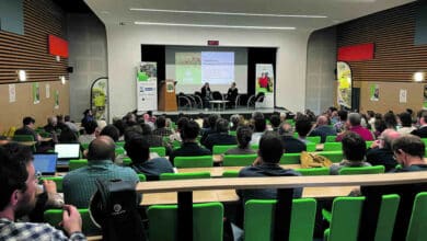 Quels avenirs pour la filière bio ? 17 colloque dans le forum du lycee agricole de vendome avant