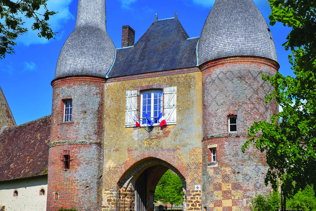 Une Journée aux châteaux 1 commanderie darville cd41 l alvarez