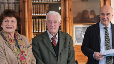 Un don d'archives du manoir de Bonaventure 15 Michel de Sachy ; Nicolas Perruchot ; Conseil départemental ; manoir de Bonaventure ; Bonaventure
