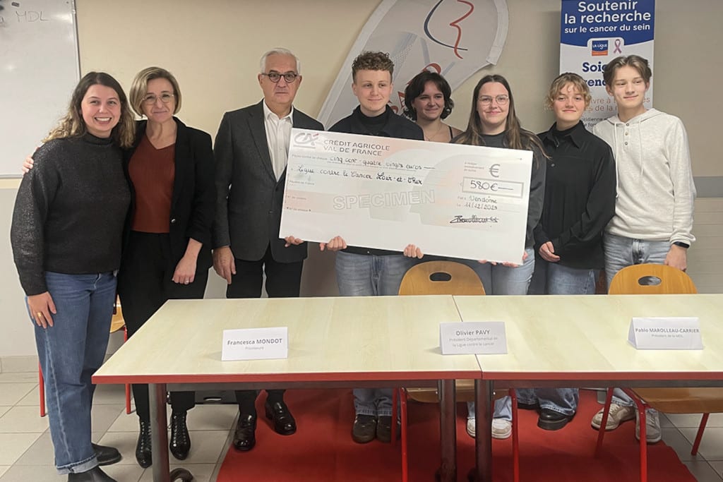 la mdl remet son cheque de 580e a la ligue contre le cancer 1