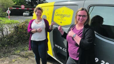 ladirectrice de laidhac et la responsable de la conciergerie avant
