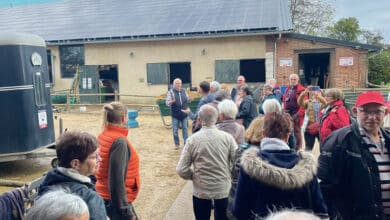 AVF en visite aux Bellezèveries 2 le groupe avf en visite aux bellezeveries avant