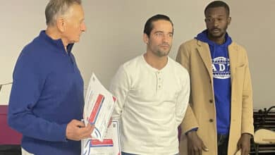 le president et les deux diplomes lors de lag de lusv boxe 1