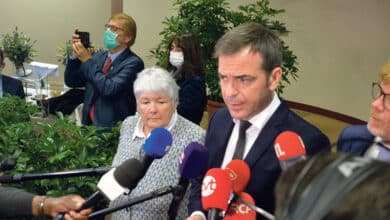 Le père Noël des Solidarités, Olivier Véran, est passé en Centre-Val de Loire 9 olivier veran banniere