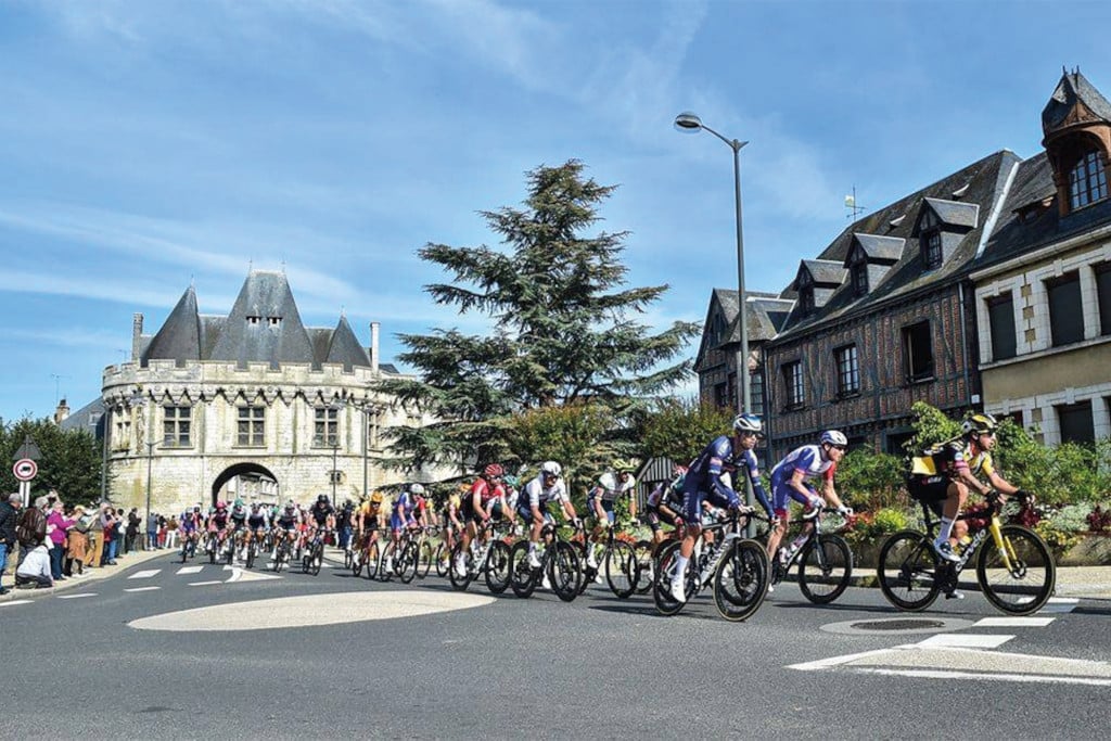 paris tours 1
