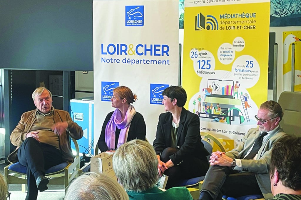 rene bruneau a gauche avec le president du cd41 philippe gouet 1