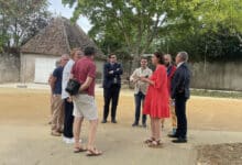 lors de la visite du chantier a lecole yvonne cholet 1