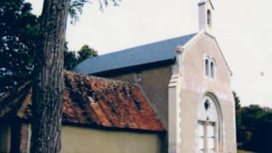 Un sapin de Noël en faveur du patrimoine de Saint-Vrain 9 st vrain chapelle avant