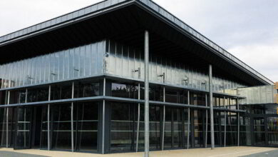 Elle s’appelle L’Artésienne, la bien nommée. 3 villiers maison des asso